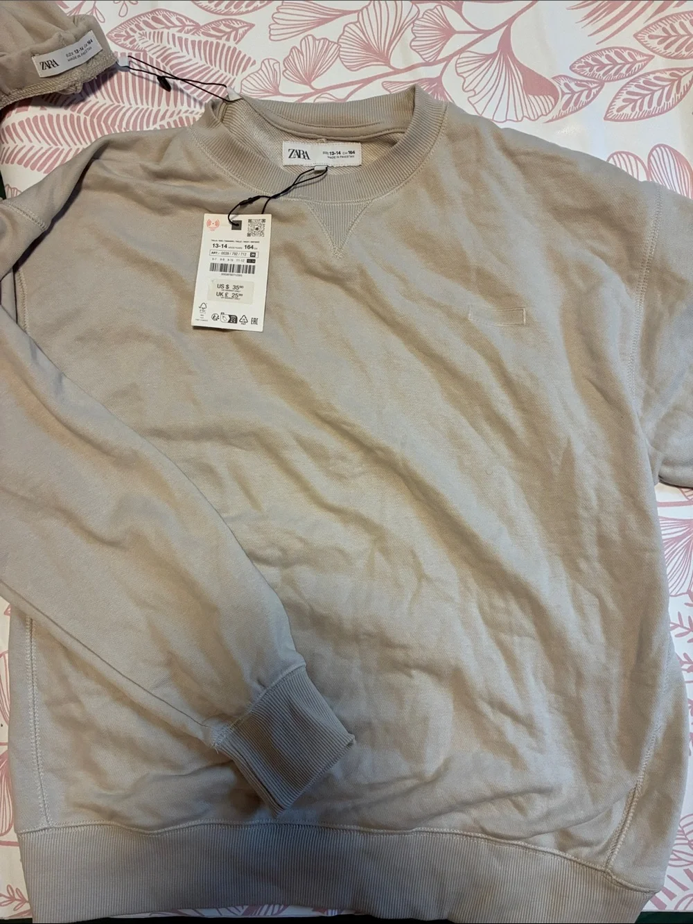 Zara Kids Crewneck Sweater in Beige